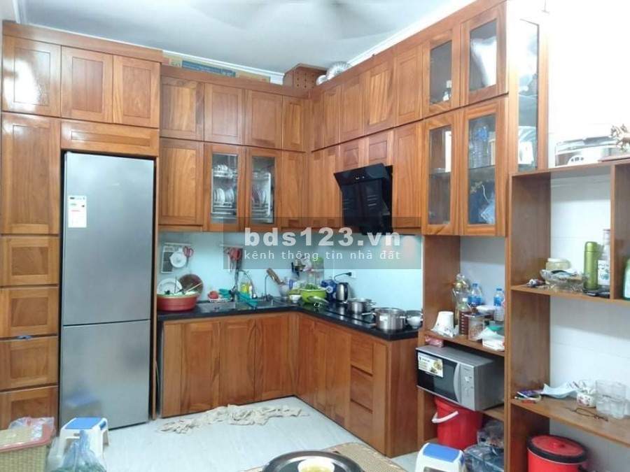 Cần bán nhà Quận Hà Đông, gần trung tâm thương mại Xa La, nguyên căn 3 phòng, 3 tầng