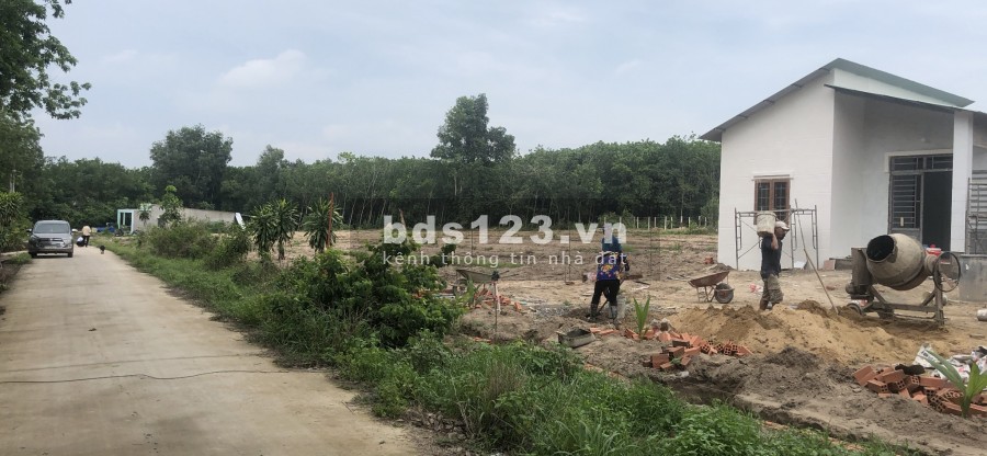 Bán gấp đất mặt tiền đường Bàu Cạn giá ngộp dân cư đông, lh 0349854941