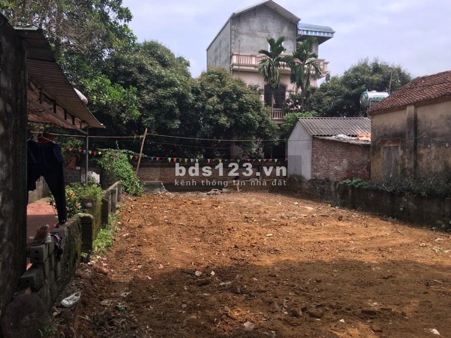 Bán đất TT Xuân Mai Chương Mỹ HN DT 181m2/60m2 đất ở. Mặt tiền 9m sâu 20m giá 1,4tỷ LH 0982876689