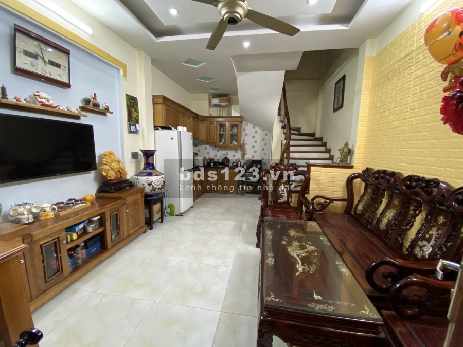Bán nhà đường Mỹ Đình, Nam Từ Liêm. An ninh cực tốt. 35m2 x 5 tầng, 3.5 tỷ (Thương lượng)