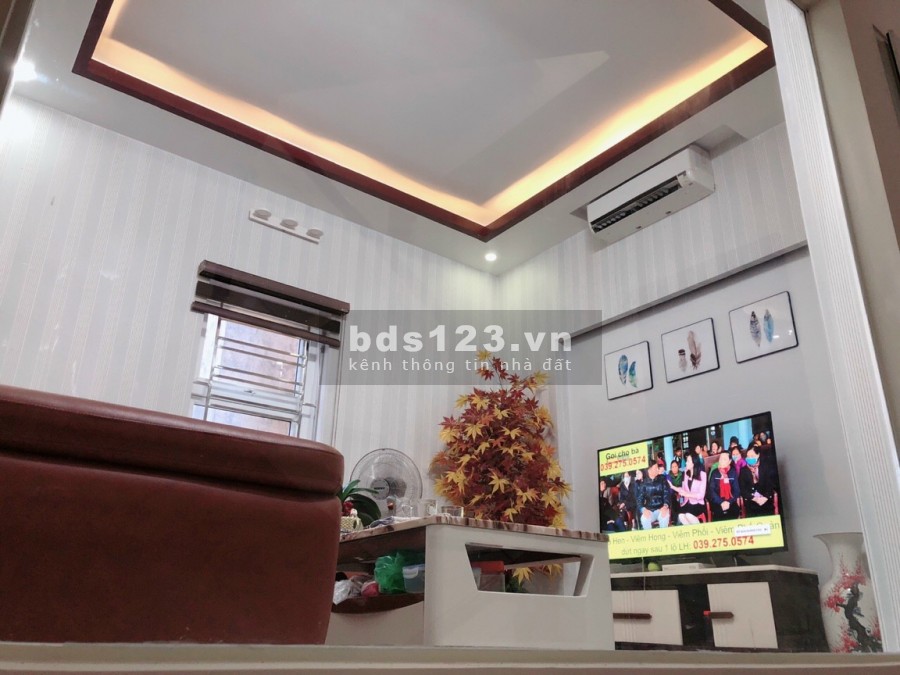 Sở hữu nhà 3 tầng Văn Cao oto vào nhà chỉ với 3,35 tỷ, còn mới, bàn giao ngay