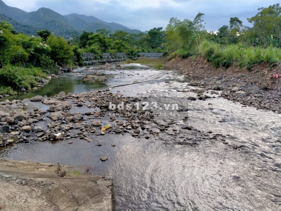 Mảnh đất bám suối cực đẹp duy nhất còn sót lại tại Tú Sơn Kim Bôi, Hoà Bình, giá hơn 1 tỷ