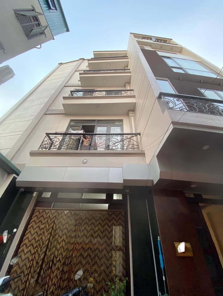 Hàng Hiếm, Bán gấp trong tuần Phố Quan Nhân, DT 80 m2, Giá siêu hời 6 Tỷ