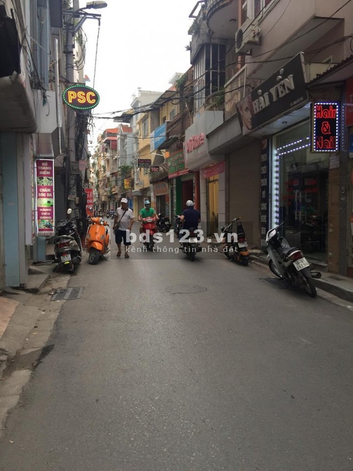 Bán gấp nhà phố Hoàng Như Tiếp Long Biên, ngõ ô tô vòng quanh, nhà mới vào ở ngay