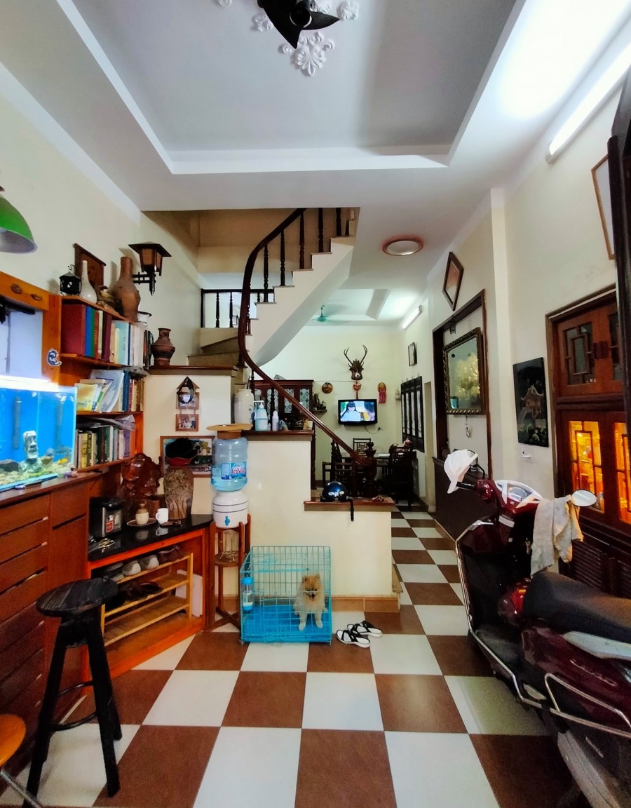 Bán nhà Phương Mai 35m Lô góc ô tô đỗ cửa ngõ thông Kinh doanh giá mềm