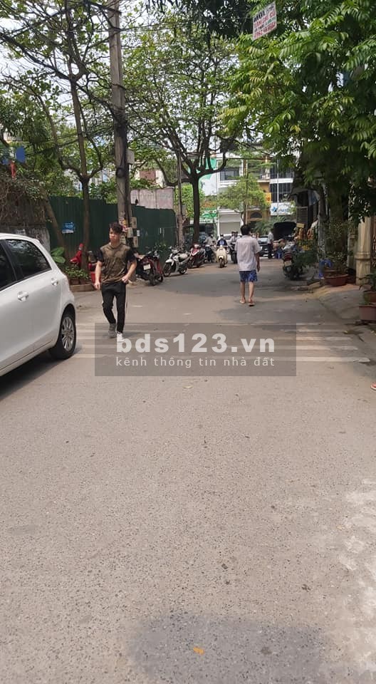 Bán đất ô tô, vị trí đắc địa gần chợ, đt 40m2 mặt tiền 4m, Ngọc Thụy, Quận Long Biên