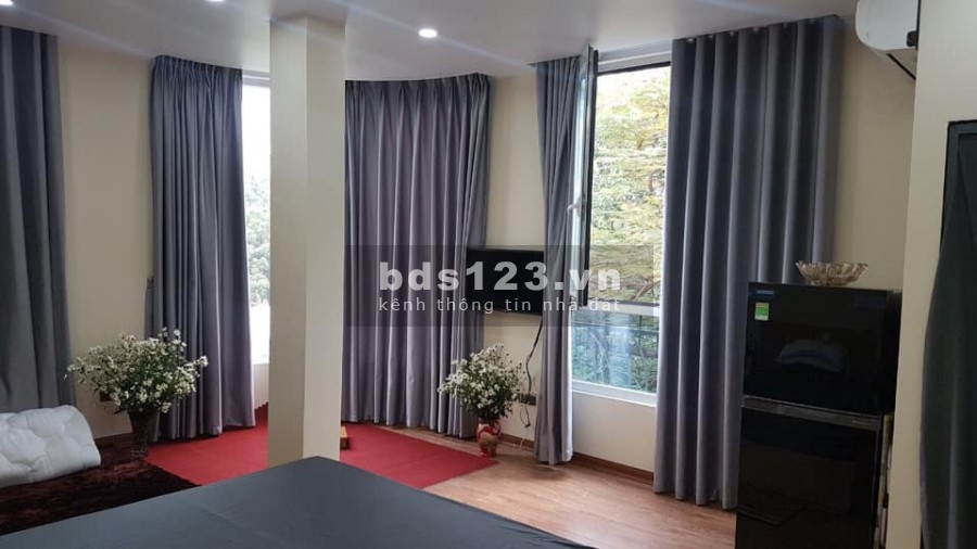 Tòa nhà căn hộ cho thuê Hoàng Quốc Việt lô góc ô tô tránh 18 phòng full đồ giá bán 33 tỷ