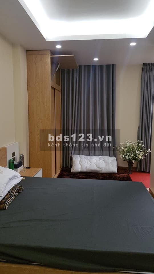 Tòa nhà căn hộ cho thuê Hoàng Quốc Việt lô góc ô tô tránh 18 phòng full đồ giá bán 33 tỷ