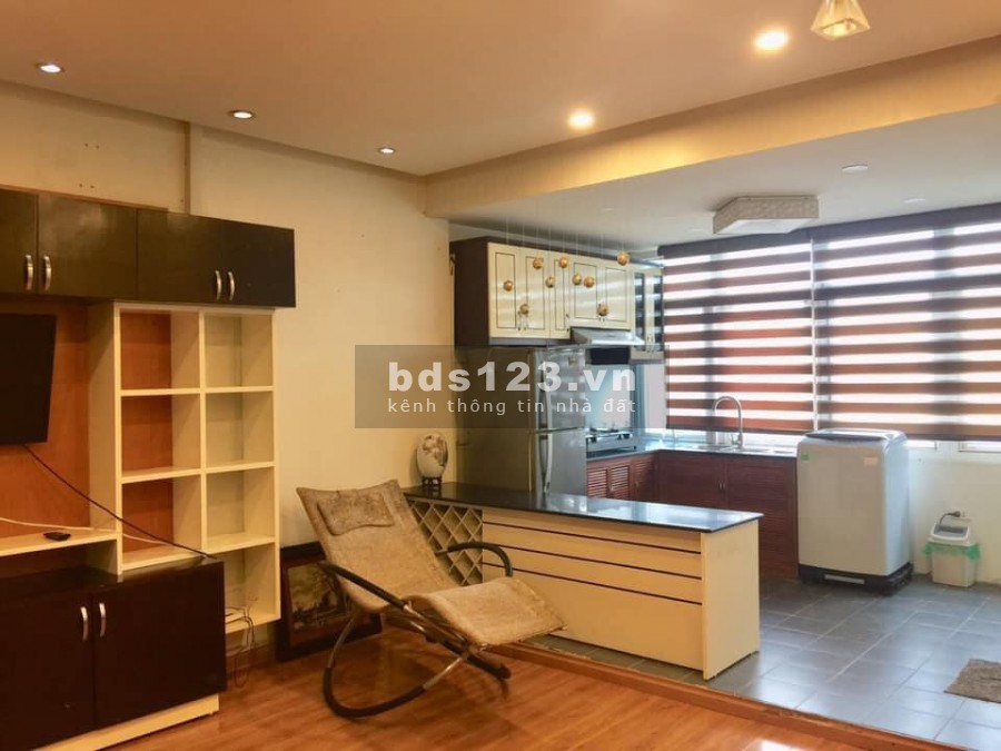 Nhà mới 5 tầng Hoàng Quốc Việt, 3.4 tỷ, nội thất long lanh như cung điện
