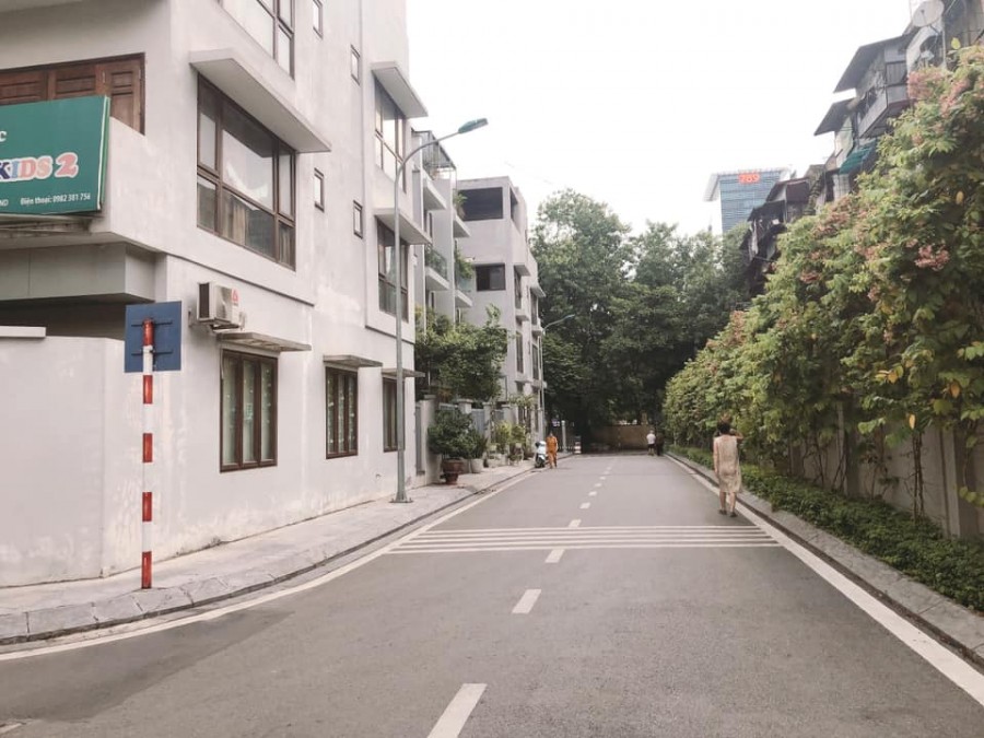 Bán liền kề -Tràng An Complex Cầu Giấy, vỉa hè ô tô tránh, mt 5.1m, khu dân trí cao