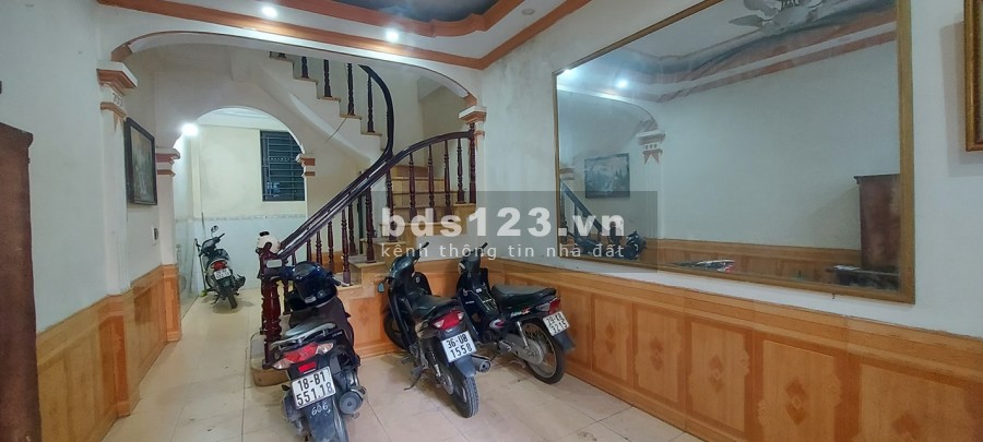 Bán Nhà Đẹp diện tích 36m2 4 tầng, giá 2.85ty. 4 chỗ Tận Cửa, Bằng Liệt Hoàng Mai