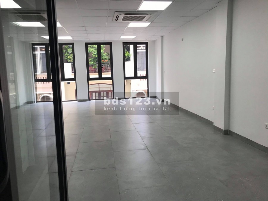 Bán nhà Quan Nhân 9 tầng, tòa nhà văn phòng ở và cho thuê, thang máy, dt 70m2, giá 18.4 tỷ