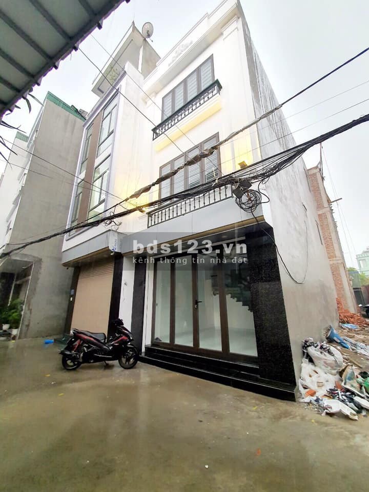 Nhà mặt ngõ to ô tô đỗ cửa chính chủ bán nhanh, diện tích 47.8m2, đúc 3 tầng thoáng