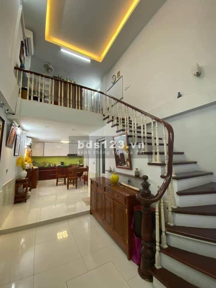 Nhà riêng Hoa Bằng, diện tích 36m2, nhà 6 tầng, giá bán 4,2 tỷ thương lượng