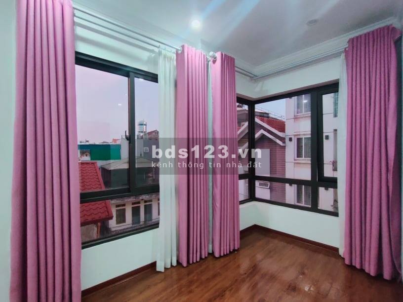 Bán gấp Nhà Đẹp Ở Ngay Ngõ Thông Nguyễn Văn Cừ Long Biên mt 5.5m chỉ 3.4 tỷ mùa covid