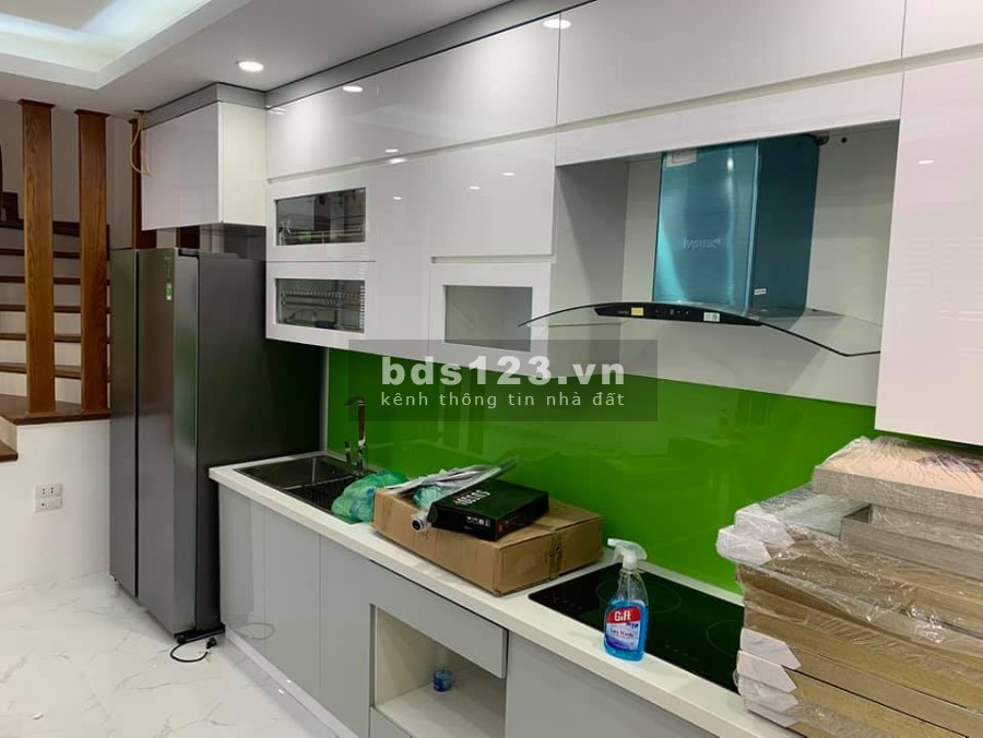 Bán nhà Tây Mỗ, 3 bước ô tô, full nội thất, 32m2, giá 2.x tỷ (x tiểu học).