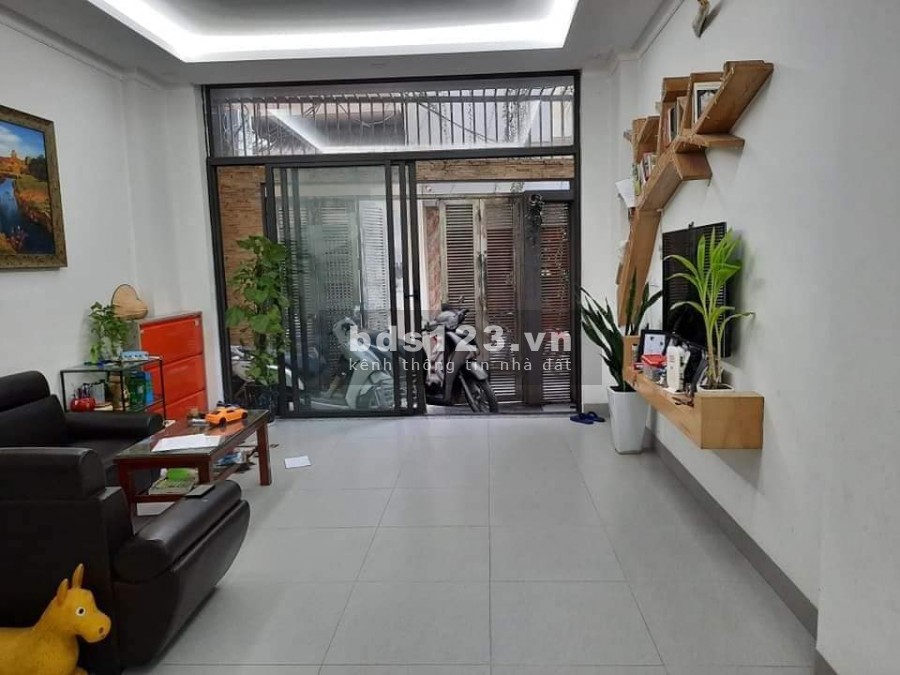 Siêu hiếm 60 m2 chỉ 6.39 tỷ, mặt ngõ Mỹ Đình, ô tô tránh, 2 thoáng, nhà mới ở sướng