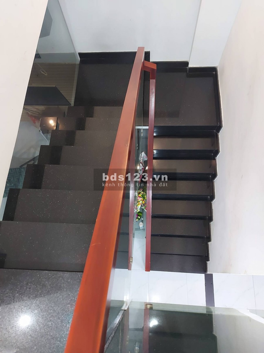 Nhà mới kiên cố, ôtô đỗ cửa. Lạc Long Quân, P.8, Tân Bình. 4,8 tỷ