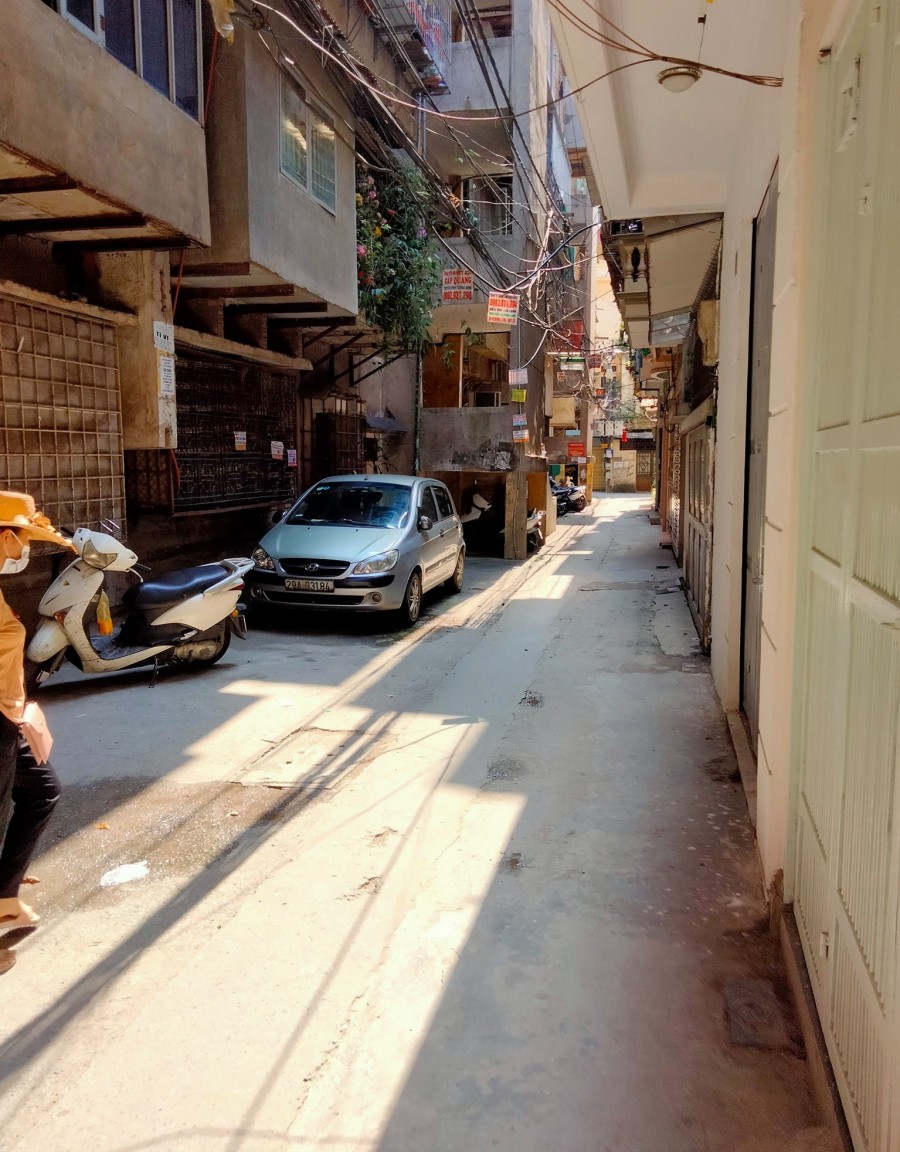 Bán nhà Phương Mai 35m Lô góc ô tô đỗ cửa ngõ thông Kinh doanh giá mềm
