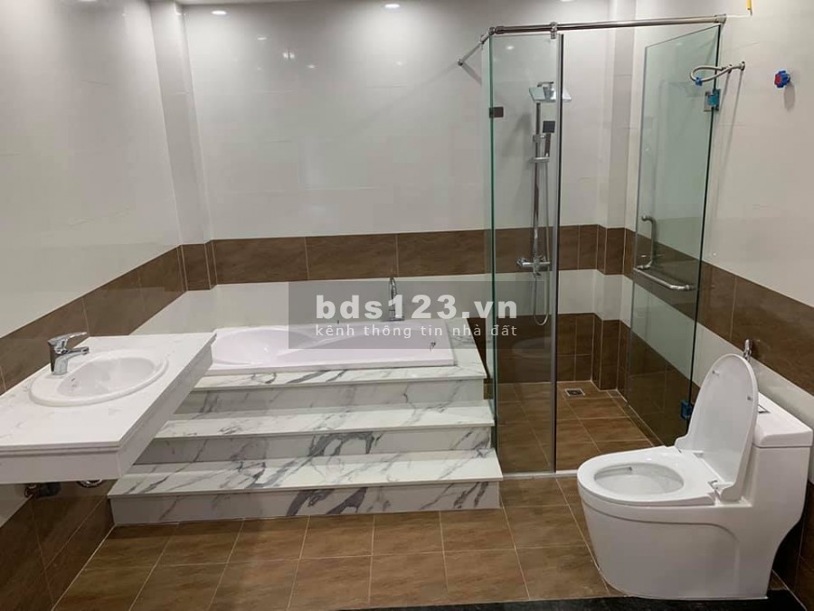 Bán nhà Tây Mỗ, 3 bước ô tô, full nội thất, 32m2, giá 2.x tỷ (x tiểu học).