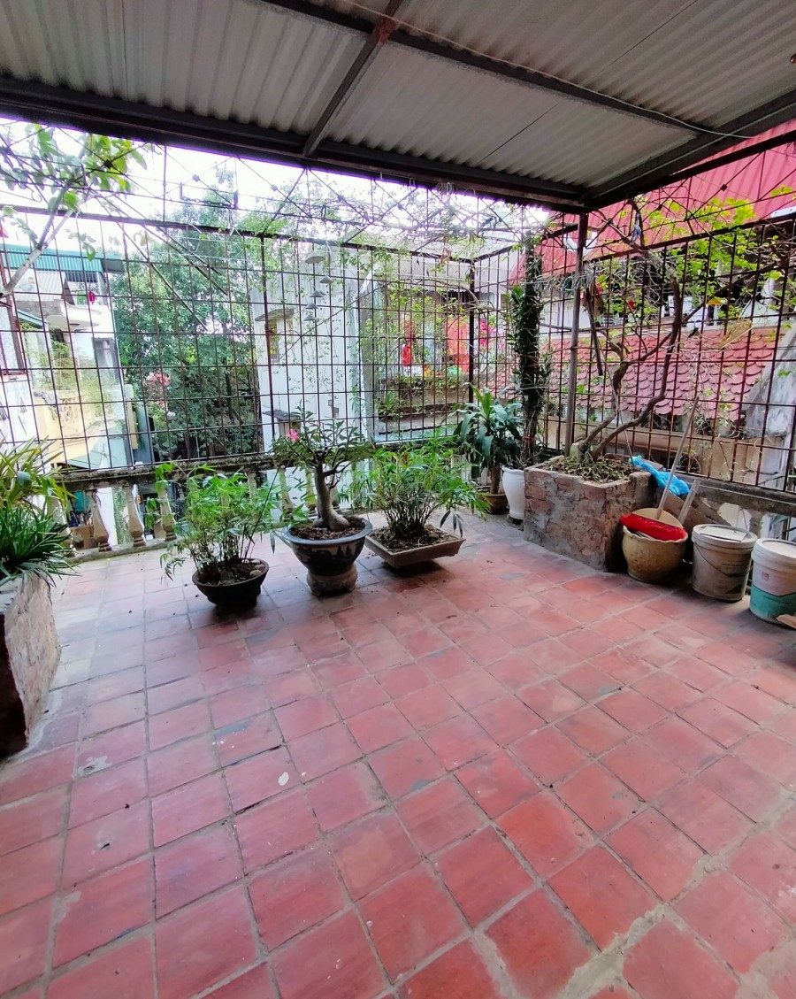 Bán nhà Phương Mai 35m Lô góc ô tô đỗ cửa ngõ thông Kinh doanh giá mềm