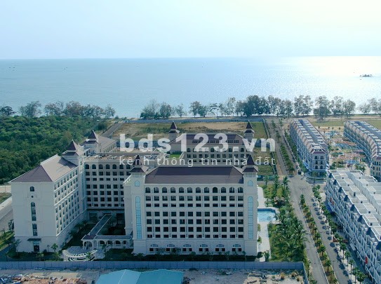 Làm gì còn Chủ đầu tư nào như Vin . Vốn 0 đồng - mà lại cam kết Lợi Nhuận 300 triệu / năm