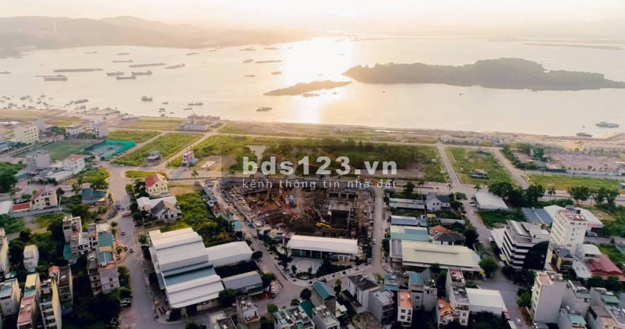 Bán Suất ngoại giao mặt biển căn 1pn+1 cực HOT dự án The Ruby Hạ Long giá đầu tư