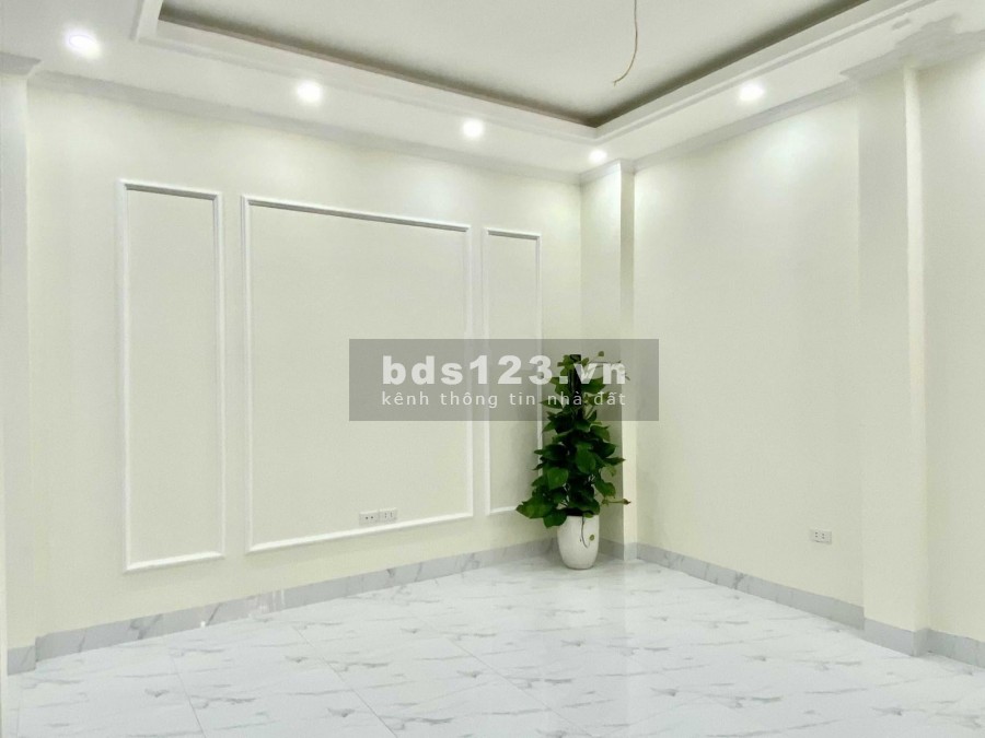 Nhà mới phố Ngọc Hà đi bộ ra Lăng Bắc, diện tích 58m2, 5 tầng, giá chỉ 5.6 tỷ