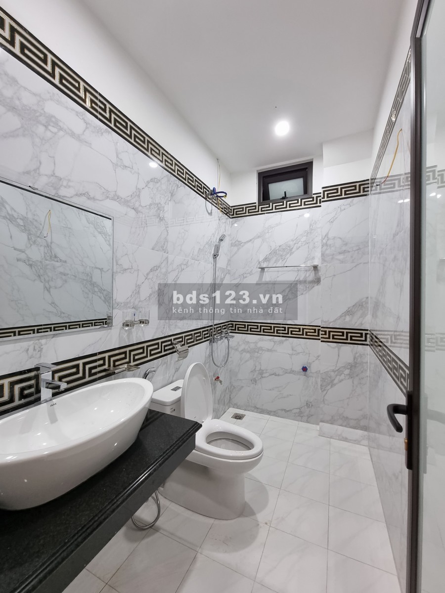 Bán Nhà Phố Phan Đình Giót thang máy ô tô tránh kinh doanh, dt 68m2, 5 tầng đúc