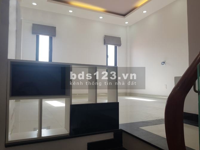 Bán nhà ngõ 29 Khương Hạ diện tích 47m2, giá bán 3.6 tỷ, cách đường ô tô 30m, lhcc