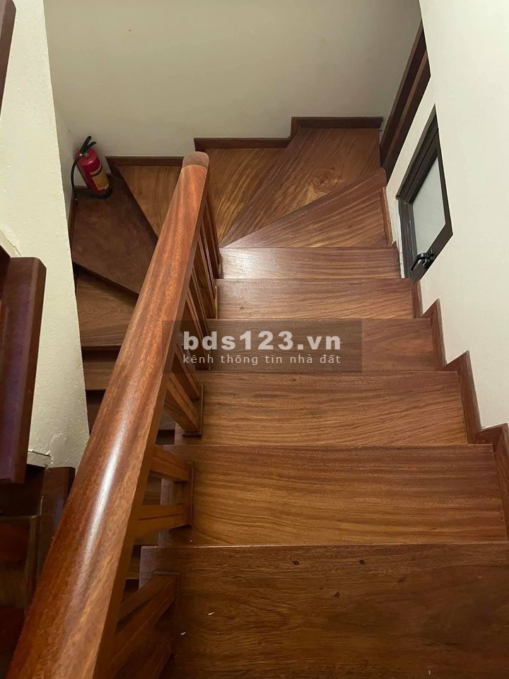 Nhà Đẹp Trần Cung, Cầu Giấy, dt 60m2, đúc 5 tầng, giá chỉ 5,5 Tỉ vị trí đẹp, Gần Viện E