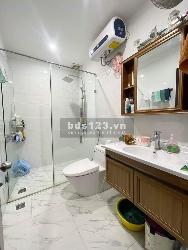 Nhà Đẹp Trần Cung, Cầu Giấy, dt 60m2, đúc 5 tầng, giá chỉ 5,5 Tỉ vị trí đẹp, Gần Viện E