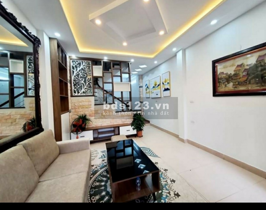 Chỉ 4 tỷ, có ngày nhà Cầu Giấy, diện tích sử dụng 50m2 x 5 tầng, mặt tiền 4m.