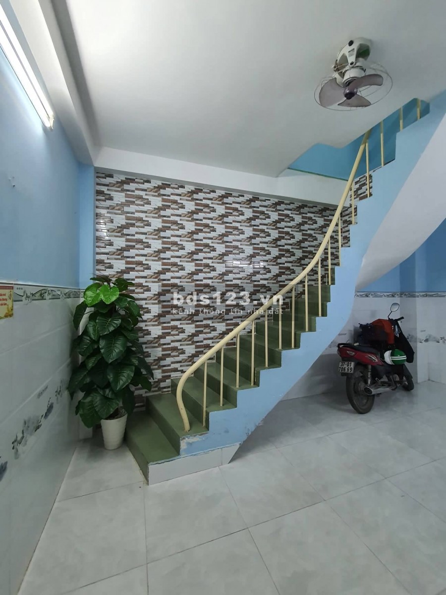 Tân Bình P10 Bùi Thế Mỹ giá 3.2 tỷ vừa ở vừa cho thuê 3PN…