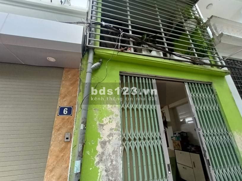 Bán nhà Giải Phóng vị trí đắc địa, gần ô tô diện tích sử dụng 40m2, 2 tầng, giá bán 2.35 tỷ