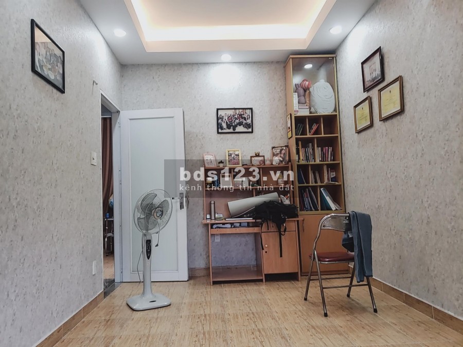 Bán nhà gần công viên Tầm Vu, Quận Bình Thạnh diện tích 5x9, 4 lầu, 4 phòng ngủ