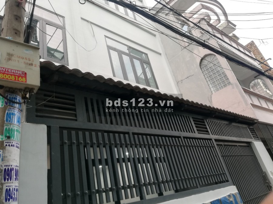 Nhà 3 tầng kiên cố, cạnh Agribank Tân Sơn Nhì giá bán 5,1 tỷ, sổ đỏ vuông vức, hẻm lớn
