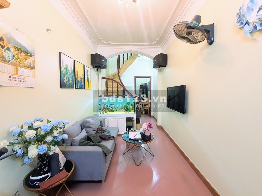 Bán nhà Minh Khai, diện tích 30m2, mặt tiền 4m giá bán chỉ 2,05 tỷ, hỗ trợ vay đến 81%