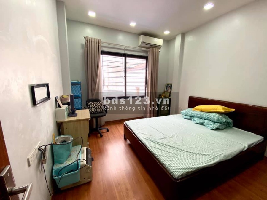 Nhà đẹp mặt ngõ kinh doanh tốt, đủ nội thất gỗ xịn,nhà nở hậu, giá 3,5 tỷ