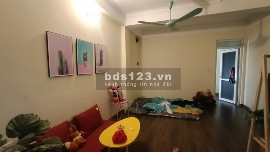 Bàn nhà 6 tầng Cầu Giấy dt 33m2, ngõ 3 gác kinh doanh, nhà mới, giá 5 tỷ, lh 0961427470.