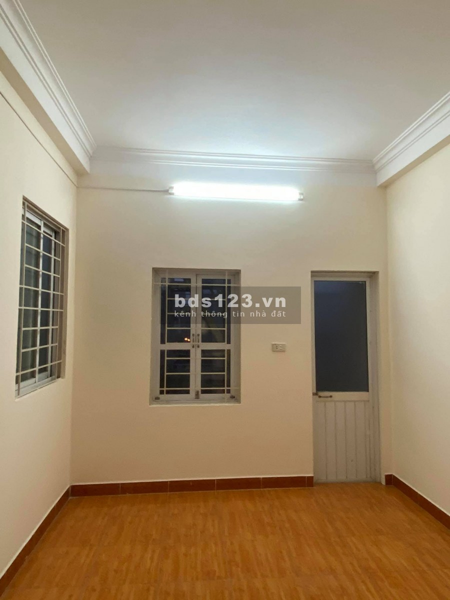 Bán nhà Tân Mai, lô góc kinh doanh 2 ô tô tránh, mới đẹp, giá bán chỉ 3.3 tỷ, 5 tầng