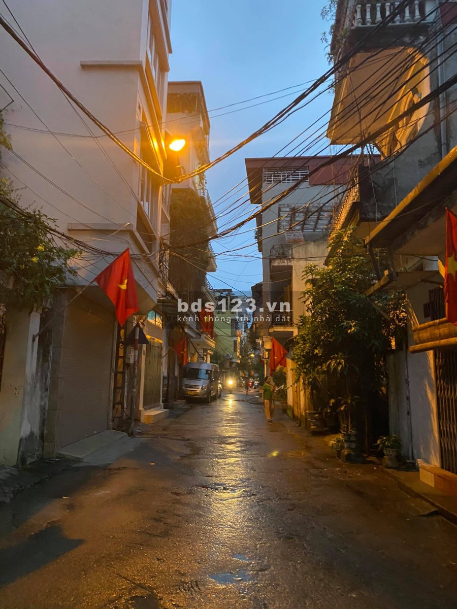 Bán nhà Tân Mai, lô góc kinh doanh 2 ô tô tránh, mới đẹp, giá bán chỉ 3.3 tỷ, 5 tầng