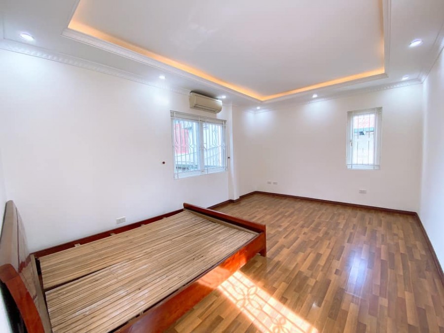 Bán nhà Hà Đông ô tô vào nhà, 2 mặt đón sáng vĩnh viễn,45 m2, nhỉnh 4 tỷ.