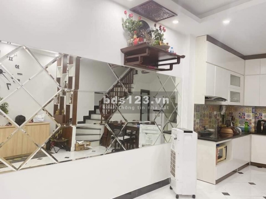 Bán nhà riêng Nguyễn Trãi khu vực trung tâm Thanh Xuân giá 3.6 tỷ, đúc kiên cố 5 tầng, 3 pn