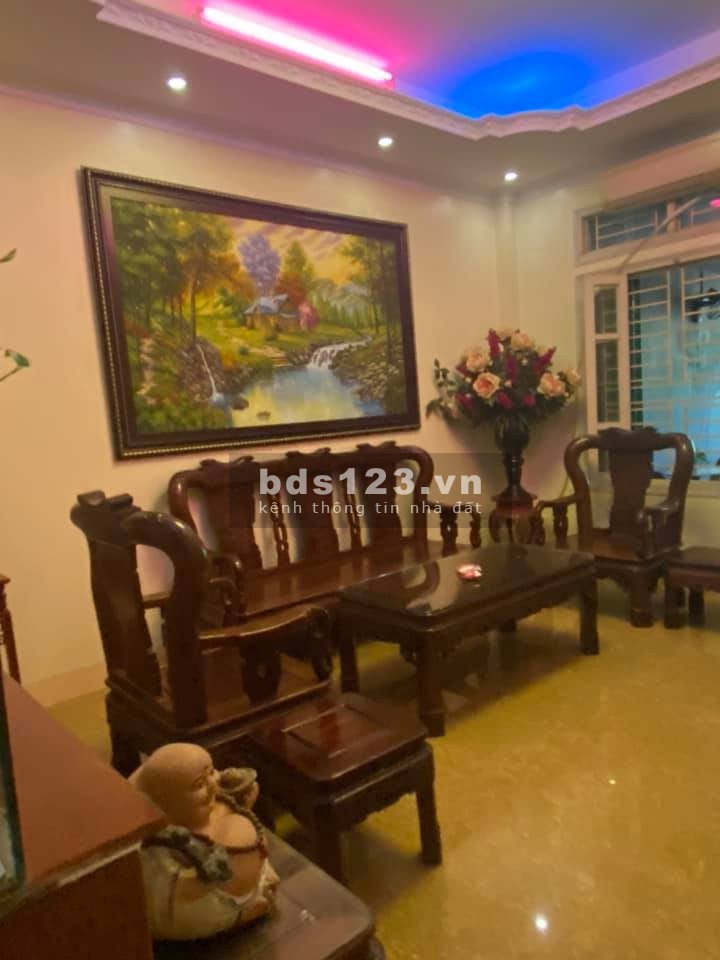 Mặt phố Nguyễn Văn Cừ, vị trí VIP, kinh doanh, diện tích 60m2, mặt tiền 4m, giá bán 15.6 tỷ