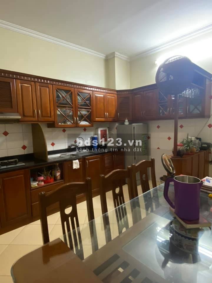 Mặt phố Nguyễn Văn Cừ, vị trí VIP, kinh doanh, diện tích 60m2, mặt tiền 4m, giá bán 15.6 tỷ