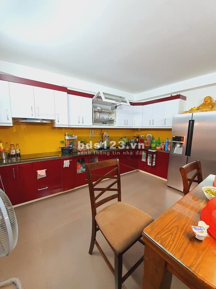 Xã Đàn cạnh Ngã 6 Ô Chợ Dừa , diện tích khủng 80m2 giá giật mình