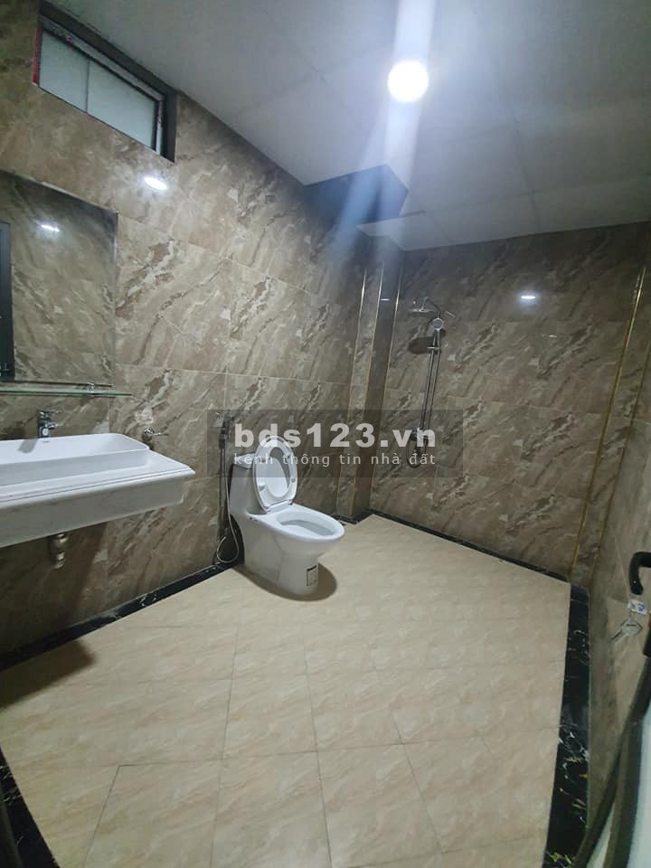 Nhà mới đẹp lô góc vào ở luôn đường Phan Đình Giót, Thanh Xuân, dt 52m2, tiện ích xung quanh
