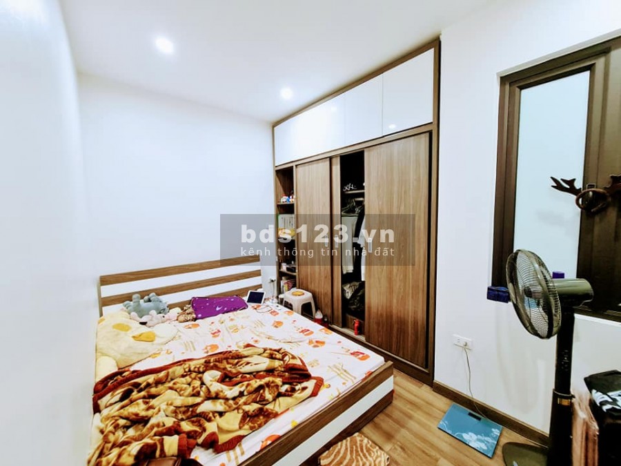 Mặt phố Nguyễn Văn Cừ, vị trí VIP, kinh doanh, diện tích 60m2, mặt tiền 4m, giá bán 15.6 tỷ