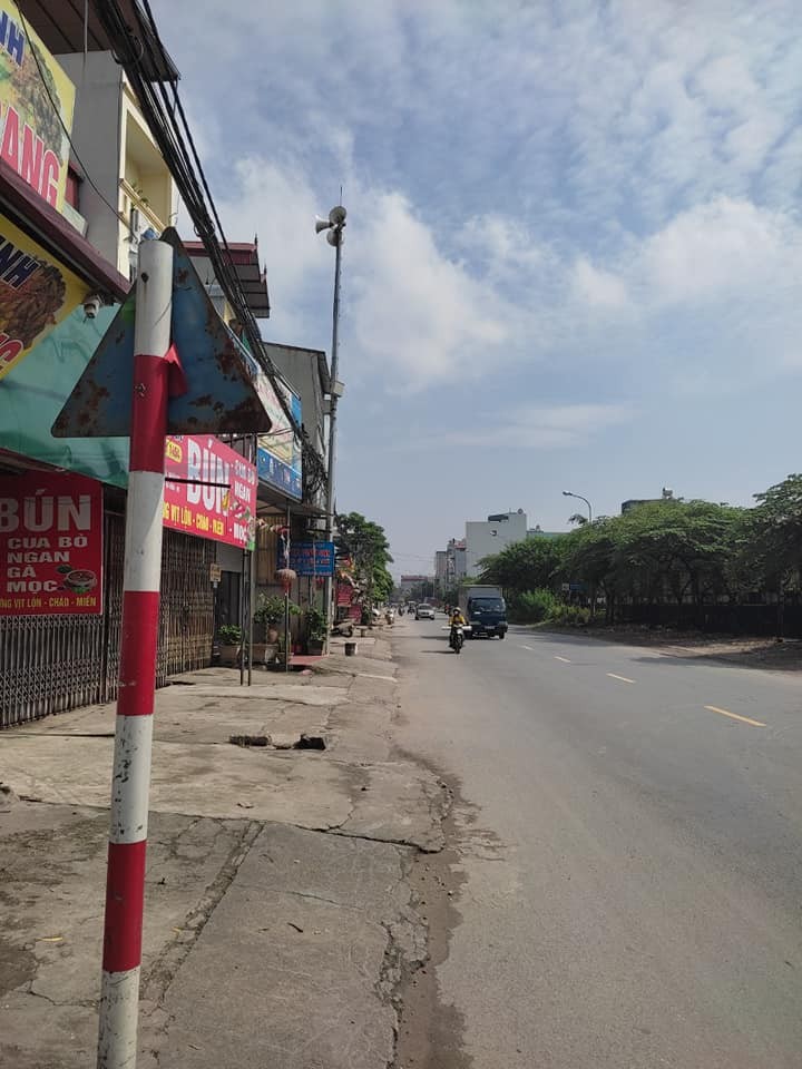 Bán đất mặt phố Nguyễn Trực Hà Đông diện tích sử dụng 250m2 mặt tiền 9m giá chỉ nhỉnh 19 tỷ